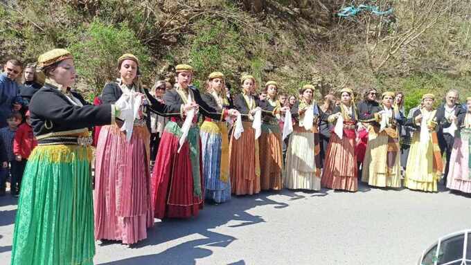 Με λαμπρότητα η Κυριακή της Ορθοδοξίας στη Νάουσα